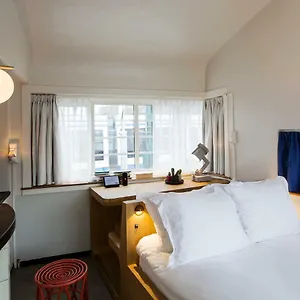  Apartment Sweets - Kinkerbrug